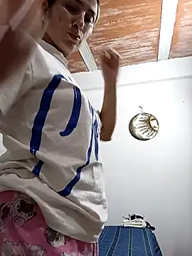 Iris love18 online show from September 25, 2025, 8:56 pm