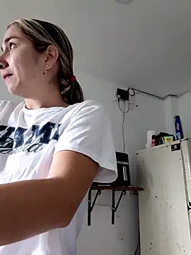 Iris love18 online show from February 24, 2026, 3:21 pm