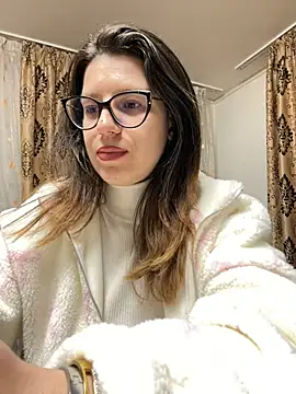 NadiraNoor online show from March 28, 2026, 9:58 pm