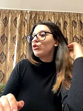 NadiraNoor online show from April 7, 2026, 5:08 am