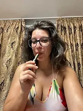 NadiraNoor online show from June 30, 2026, 10:55 pm