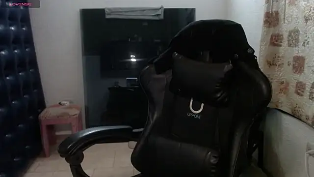 Snapshot of horny_paty chatting on January 18, 2026, 11:03 am horny paty online show from January 18, 2026, 11:03 am