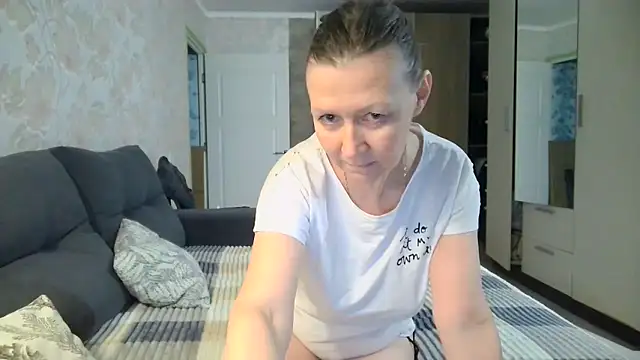 WindChristy online show from November 3, 2025, 2:02 am