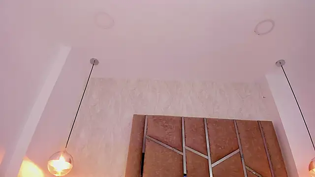 Martinaa Jones  online show from March 31, 2026, 12:49 pm