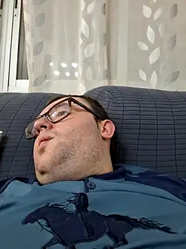 Javier bear online show from December 14, 2025, 9:41 pm