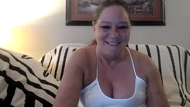 LexxiLeeds online show from May 13, 2026, 11:07 am
