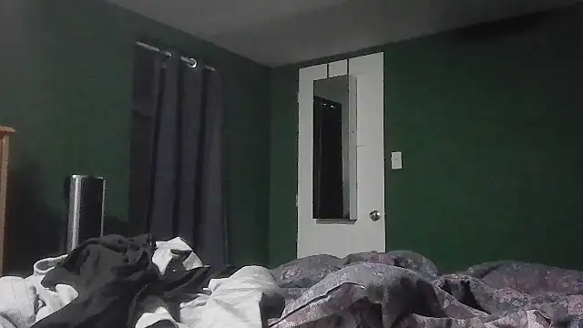 Snapshot of Glitt3rqueen341 chatting on September 26, 2025, 5:33 am Glitt3rqueen341 online show from September 26, 2025, 5:33 am