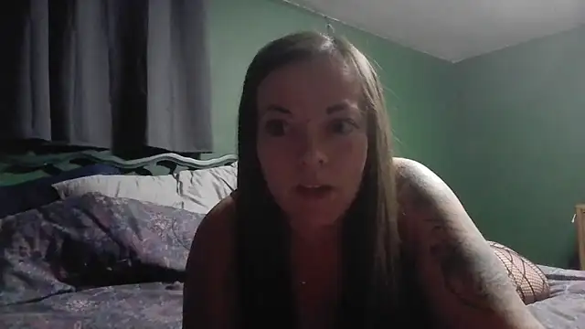 Snapshot of Glitt3rqueen341 chatting on October 3, 2025, 3:47 am Glitt3rqueen341 online show from October 3, 2025, 3:47 am