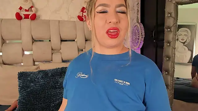 laura bassi online show from November 30, 2025, 5:33 am