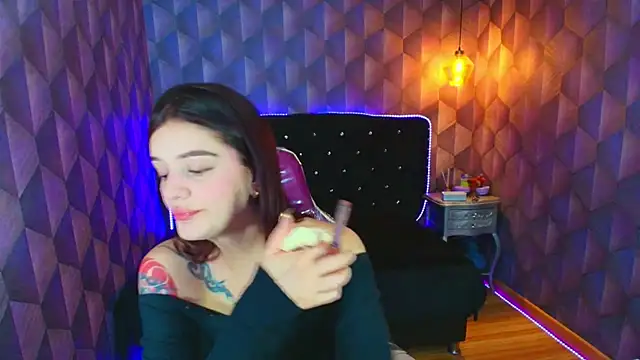 LiaHarryis online show from February 7, 2026, 7:17 pm