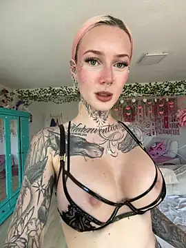 Stella-Kink online show from May 22, 2026, 12:22 pm