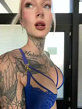 Stella-Kink online show from May 26, 2026, 2:46 pm