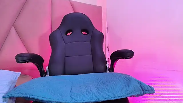 arl chloee online show from September 22, 2025, 3:08 am