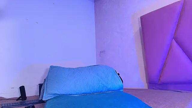 arl chloee online show from September 23, 2025, 3:09 am