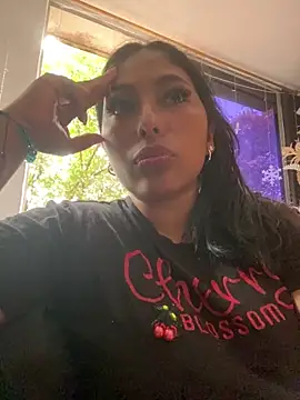 emmyjhonson07 online show from December 13, 2024, 2:49 pm