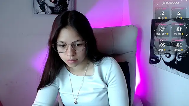 SamanthaRoldaan online show from March 10, 2025, 1:54 pm