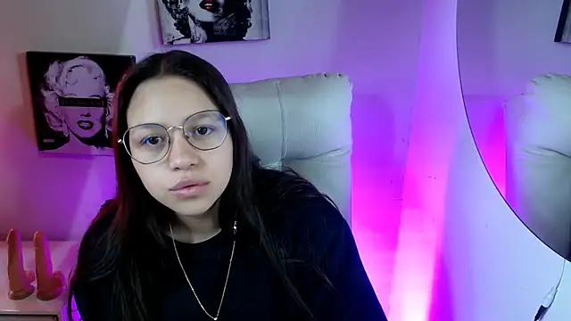 SamanthaRoldaan online show from October 13, 2025, 2:06 pm