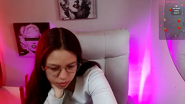 SamanthaRoldaan online show from December 5, 2025, 2:14 pm