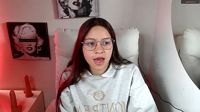 SamanthaRoldaan online show from December 15, 2025, 3:16 pm