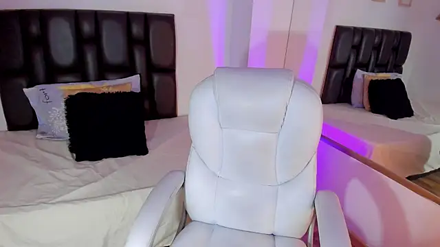 lana-rosse online show from March 13, 2025, 7:06 pm