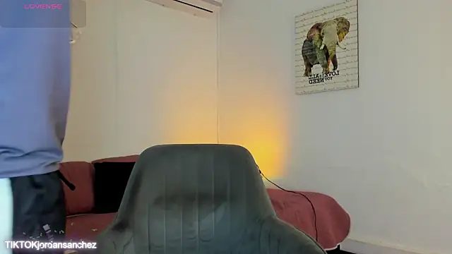 Snapshot of JordanSmiith_ chatting on January 15, 2026, 9:07 pm JordanSmiith online show from January 15, 2026, 9:07 pm