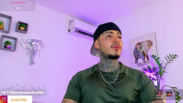 JordanSmiith  online show from May 21, 2026, 9:22 pm