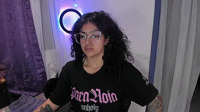 witchviolet online show from January 5, 2025, 3:22 am