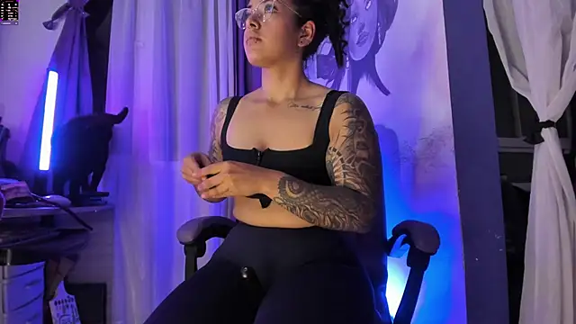 witchviolet online show from November 24, 2025, 11:15 pm