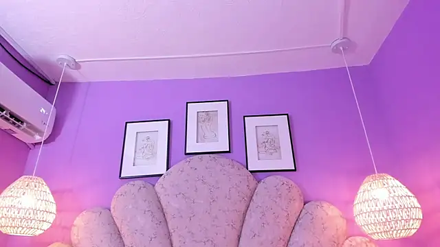 chloe watson  online show from February 8, 2025, 11:34 pm