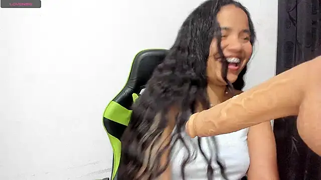 leila 22 online show from December 2, 2024, 12:30 am