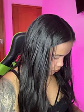 leila 22 online show from March 4, 2026, 7:47 am