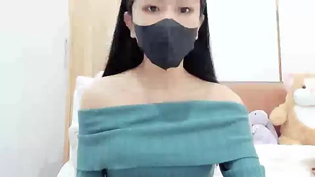 Snapshot of Lita-Julia chatting on January 1, 2025, 5:11 pm Lita-Julia online show from January 1, 2025, 5:11 pm