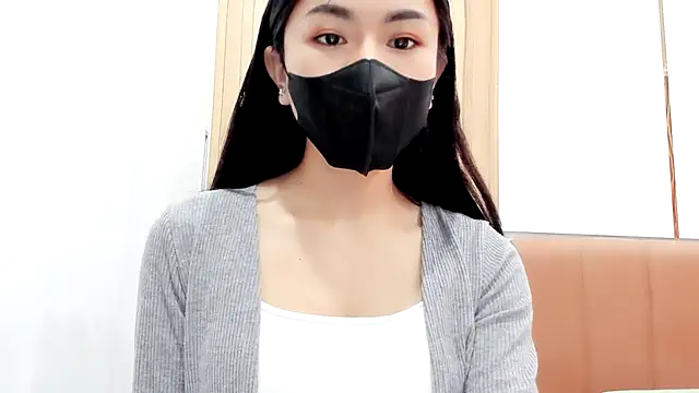 Snapshot of Lita-Julia chatting on February 4, 2025, 8:02 am Lita-Julia online show from February 4, 2025, 8:02 am