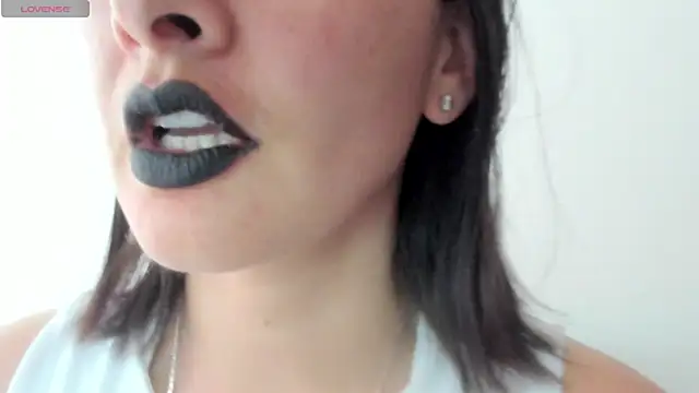 queen fetish online show from January 31, 2026, 7:11 pm