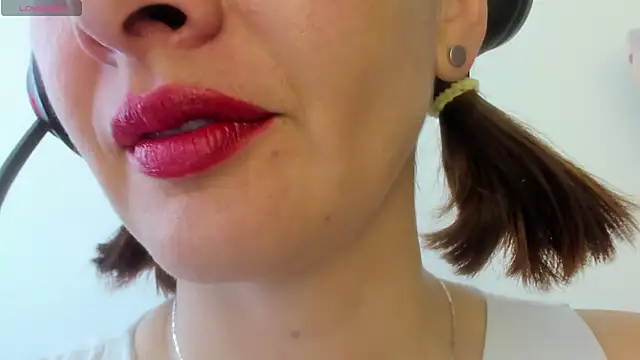 queen fetish online show from April 14, 2026, 2:45 pm