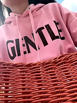 Zhuli11 online show from October 27, 2025, 6:39 am