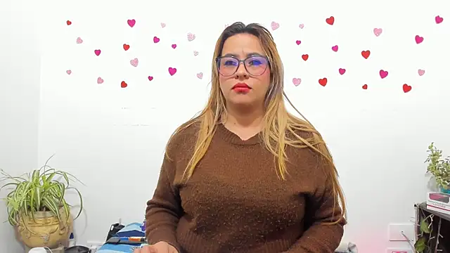 hazel 34 online show from October 4, 2025, 10:13 am