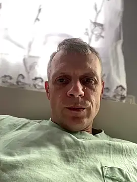 Snapshot of Arthur2288@xh chatting on February 21, 2026, 2:40 pm Arthur2288xh online show from February 21, 2026, 2:40 pm