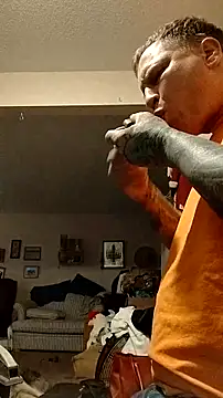 fukurbutt online show from February 5, 2026, 7:46 am