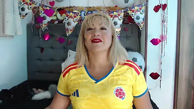 Snapshot of ChristinMooree chatting on July 7, 2026, 3:16 pm ChristinMooree online show from July 7, 2026, 3:16 pm