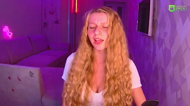 AmaliaQueen online show from October 27, 2025, 2:10 pm