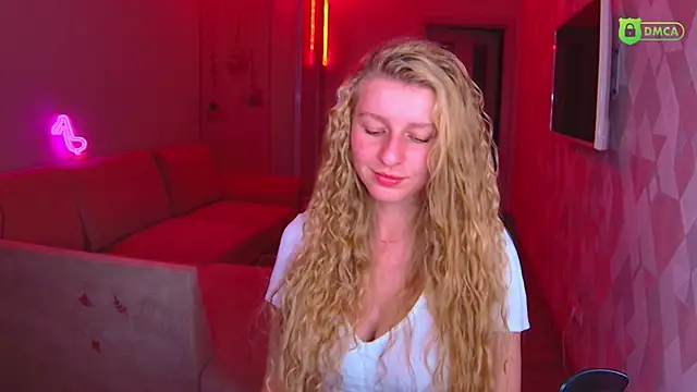 AmaliaQueen online show from November 28, 2025, 3:25 pm