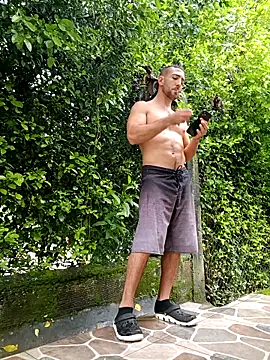 sebasxx97 online show from April 15, 2026, 3:19 pm