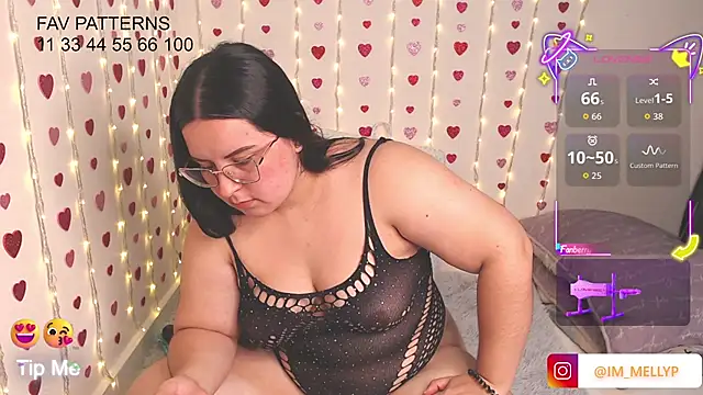 Snapshot of Mellyparker_ chatting on April 22, 2026, 3:24 pm Mellyparker online show from April 22, 2026, 3:24 pm
