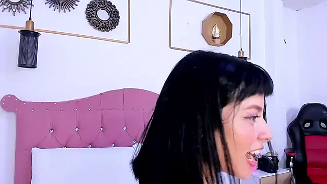 Snapshot of AnnieNasty chatting on January 17, 2025, 2:50 pm AnnieNasty online show from January 17, 2025, 2:50 pm