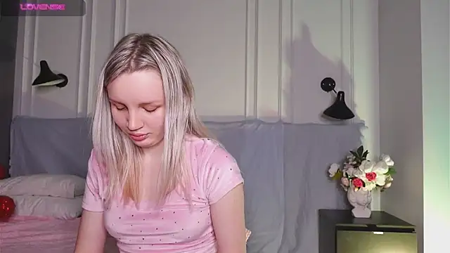 Beatrica Klein online show from February 9, 2025, 5:33 pm