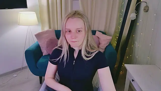 Snapshot of Beatrica_Klein chatting on May 4, 2026, 12:34 pm Beatrica Klein online show from May 4, 2026, 12:34 pm