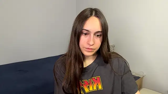 Snapshot of AliceKolltt chatting on May 27, 2026, 9:12 pm AliceKolltt online show from May 27, 2026, 9:12 pm