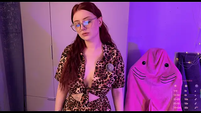 RozieRose online show from September 10, 2025, 3:39 am