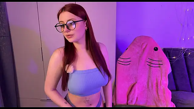 RozieRose online show from October 1, 2025, 4:51 am